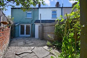 Rear elevation - click for photo gallery